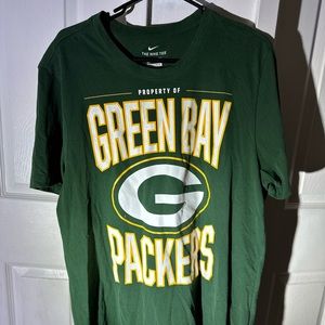 Green Bay t shirt   Good condition just need to iron it, size L